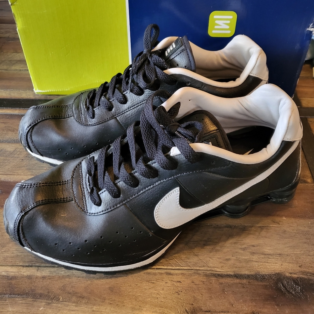 Nike Shox, size 13, v Referee edition